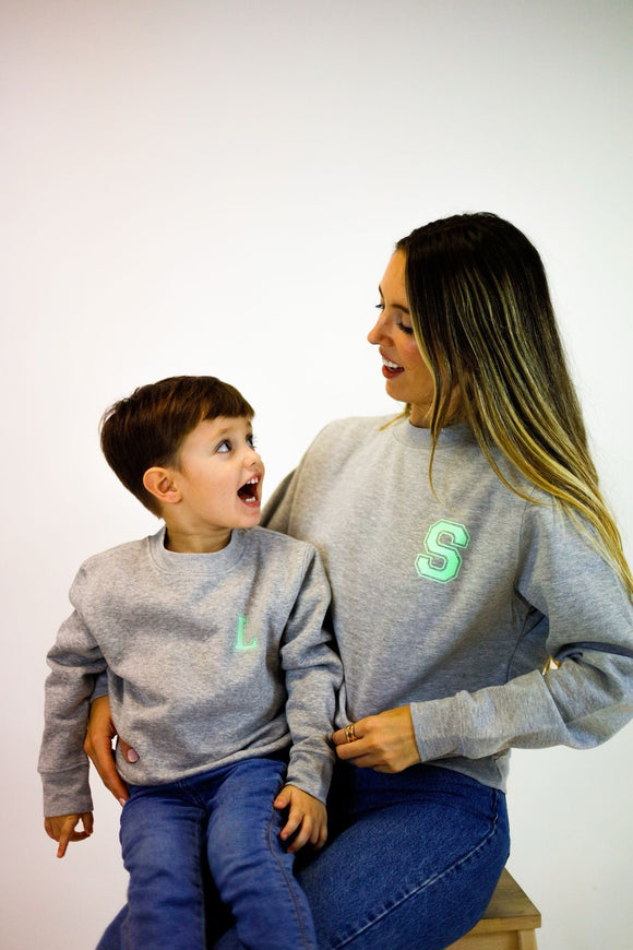 SUDADERA MINI INICIAL PERSONALIZADA - Ohana Details